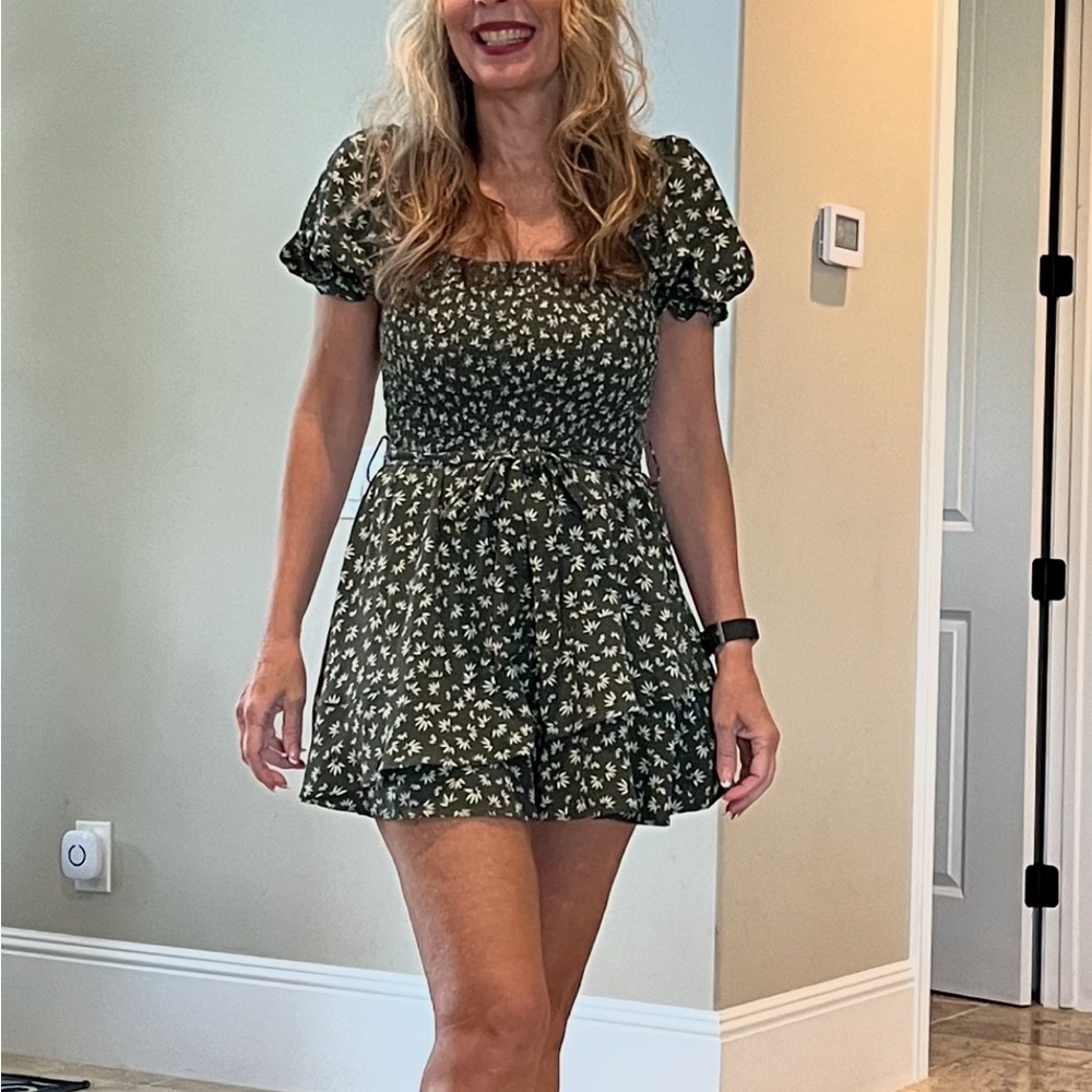 Mi Ami for Francesca’s Short green print romper.